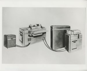 IBM CPC mit Lochkarten-Programmierung (Foto Computer History Museum)